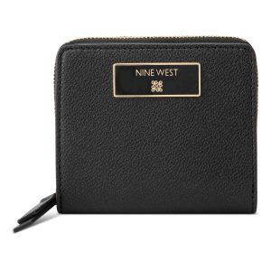 Mary Small Zip Around